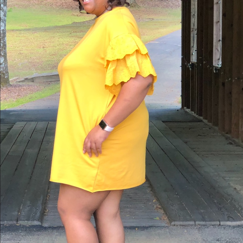 Cube Plus: Ruffle Sleeve Dress - Picture 2 of 3